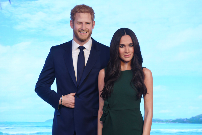 Illustration for article titled Harry and Meghan 2gether 4ever (as Wax Dummies at Madame Tussauds)